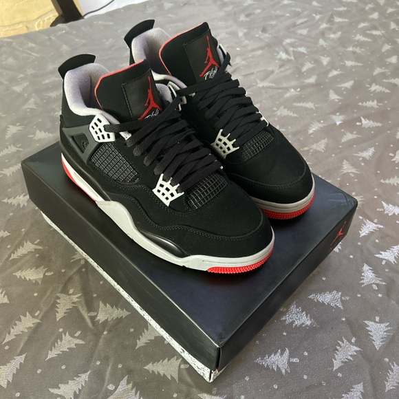 2019 Air Jordan 4 “Bred” Size 10 - Picture 4 of 5